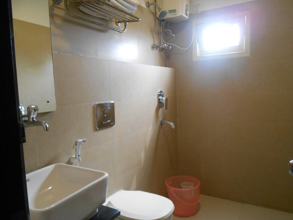 Hotel Kings Crown Vip Road Calcuta Habitación foto